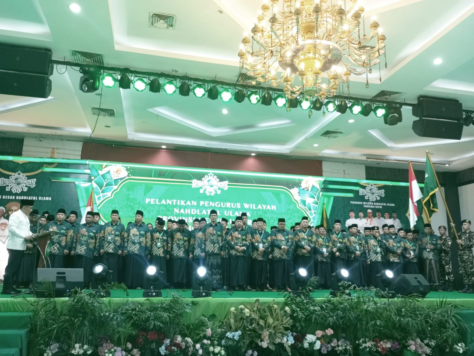 Yayasan Islam Cendana Berangkatkan Guru dan Cleaning Service Pergi Umroh